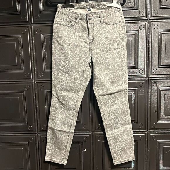 Universal thread printed denim - Picture 1 of 4